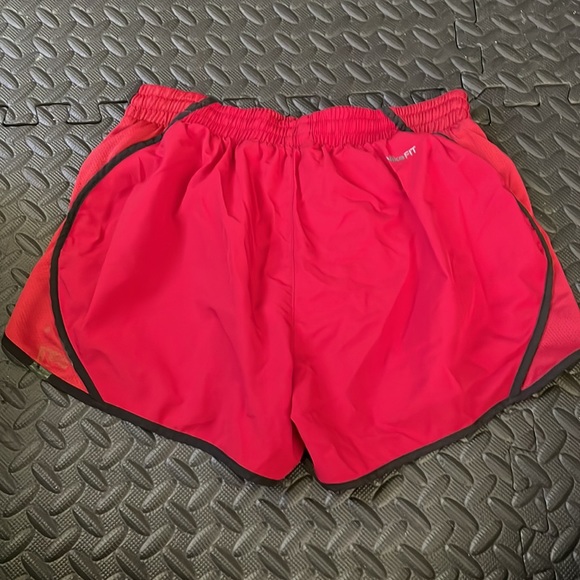 Nike Running Shorts - Picture 2 of 2